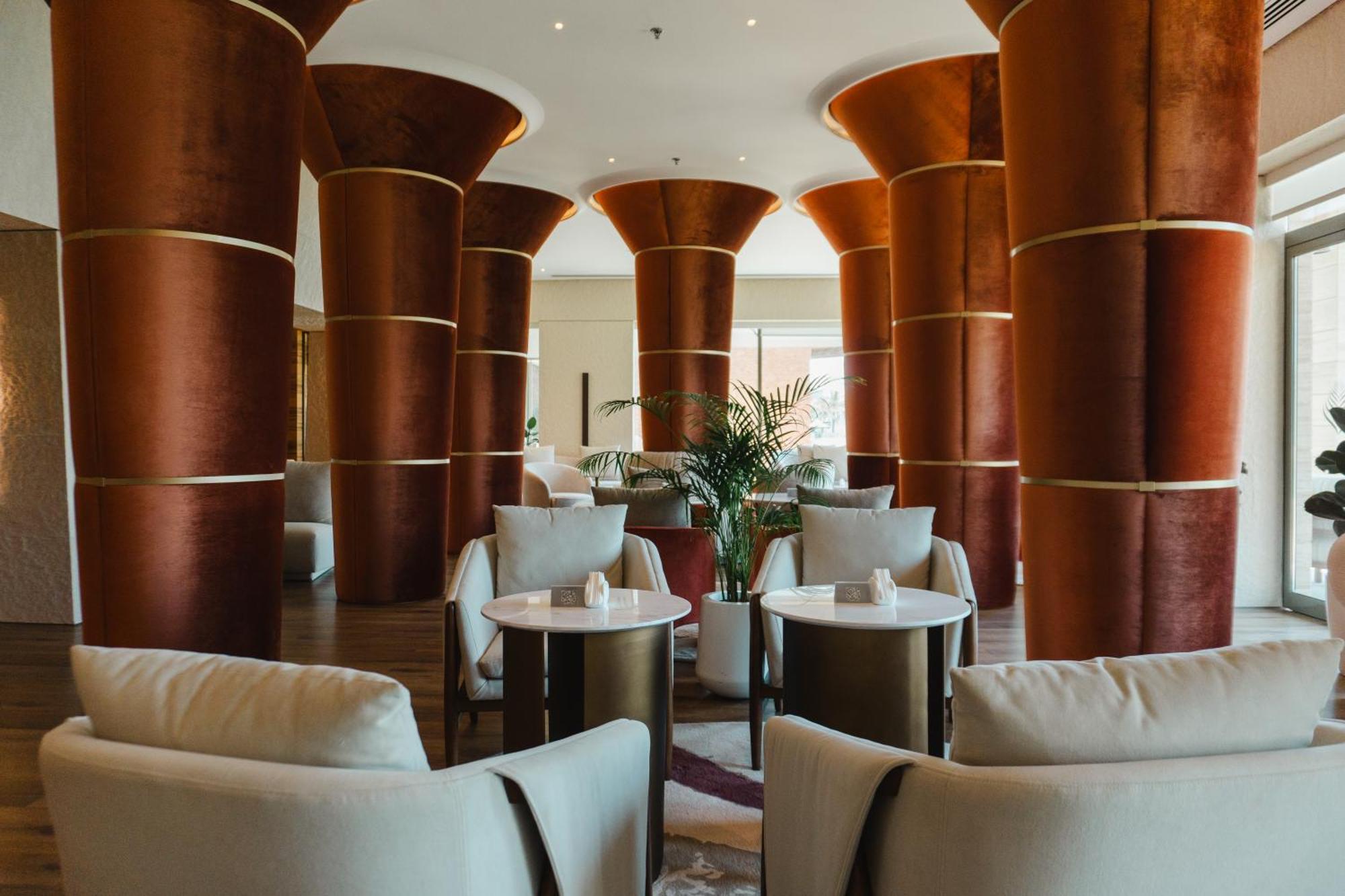 珊瑚度假村 麦纳麦 外观 照片 The lobby of the hotel