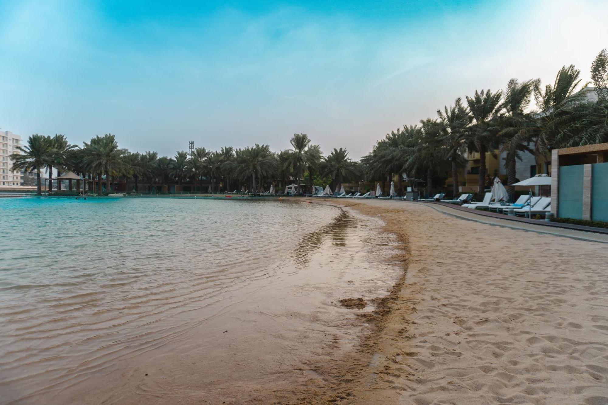 珊瑚度假村 麦纳麦 外观 照片 Al-Bateen beach