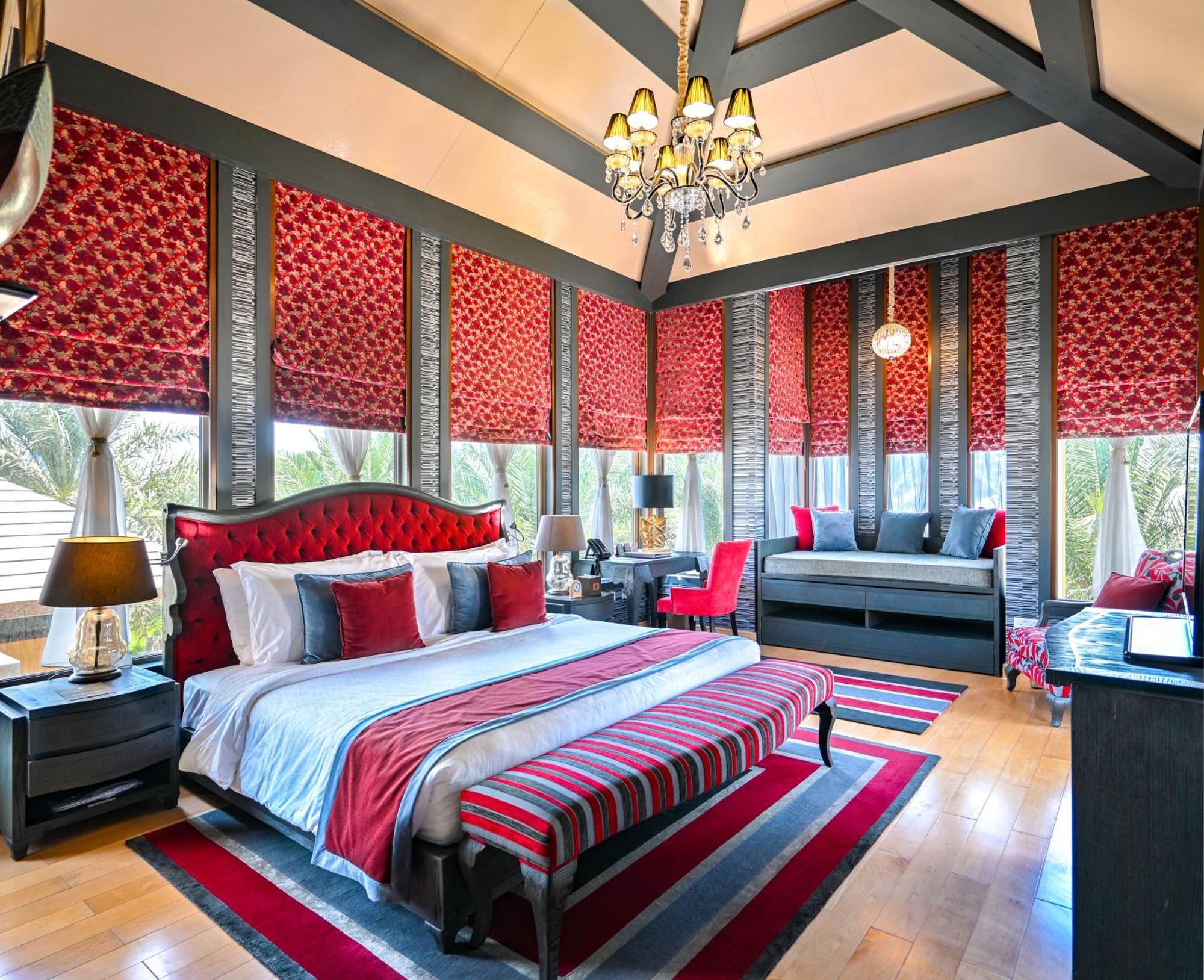 珊瑚度假村 麦纳麦 外观 照片 A bedroom at The Oberoi, Mumbai