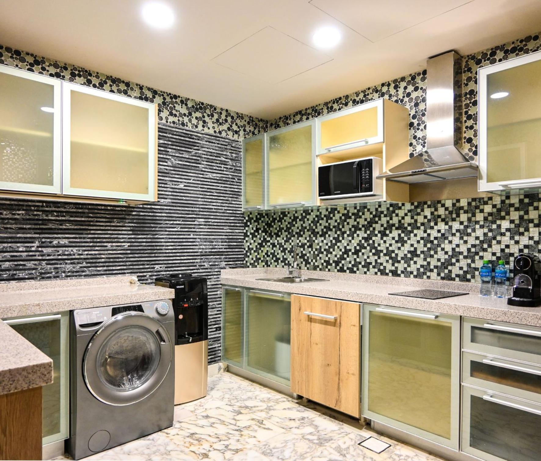 珊瑚度假村 麦纳麦 外观 照片 A modern kitchen